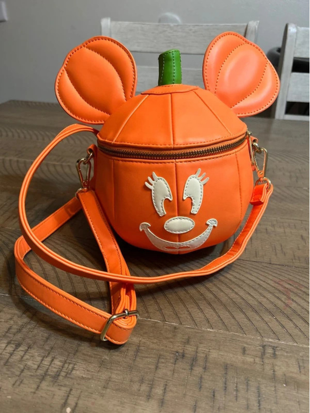 Minnie Mouse loungefly purse
